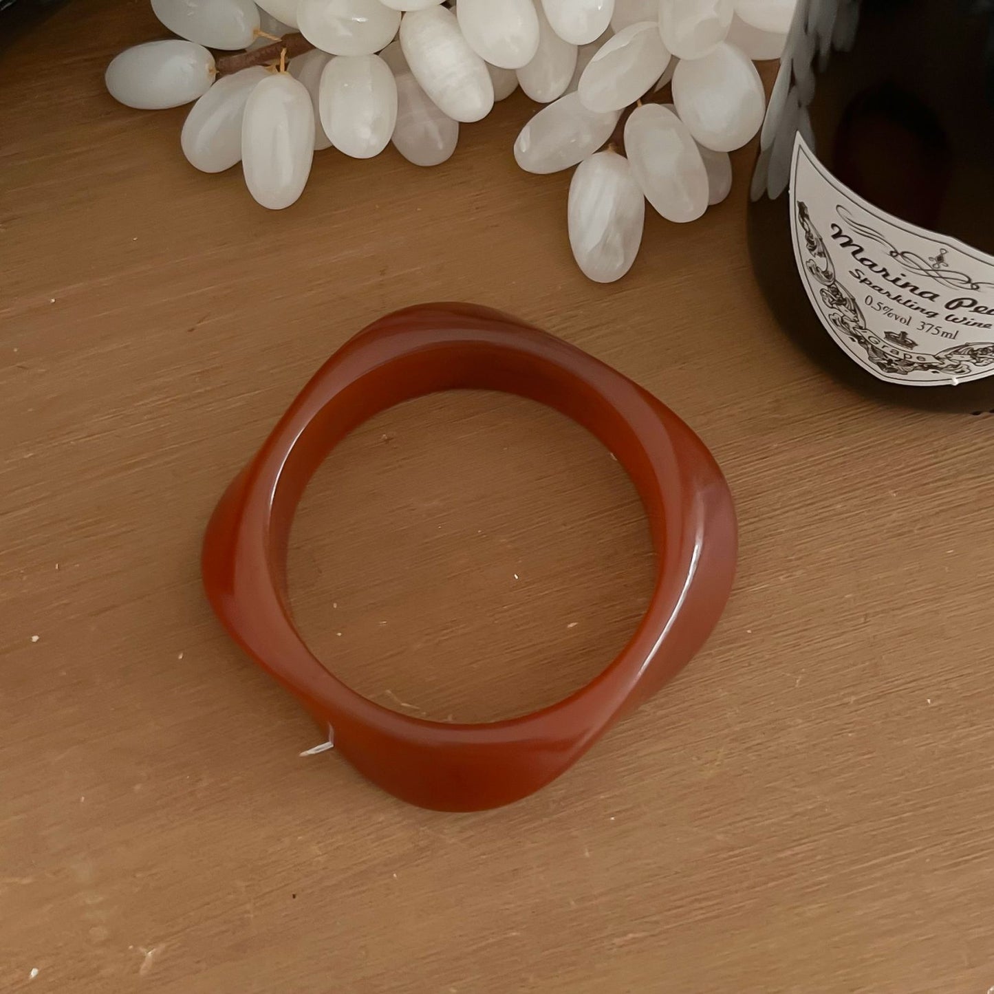 Café Resin Arc Bangle – Brown Geometric Statement | STUD