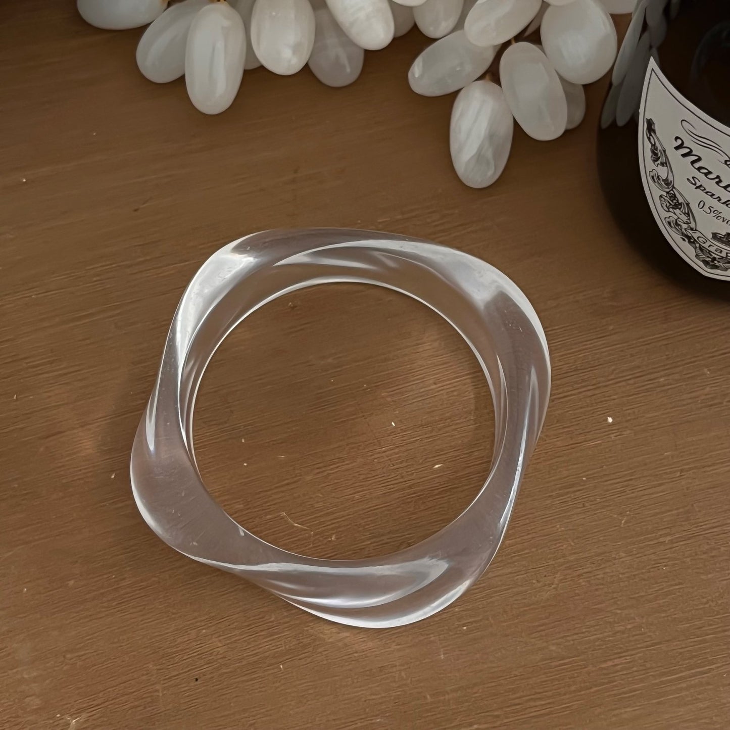 Café Resin Arc Bangle – Brown Geometric Statement | STUD