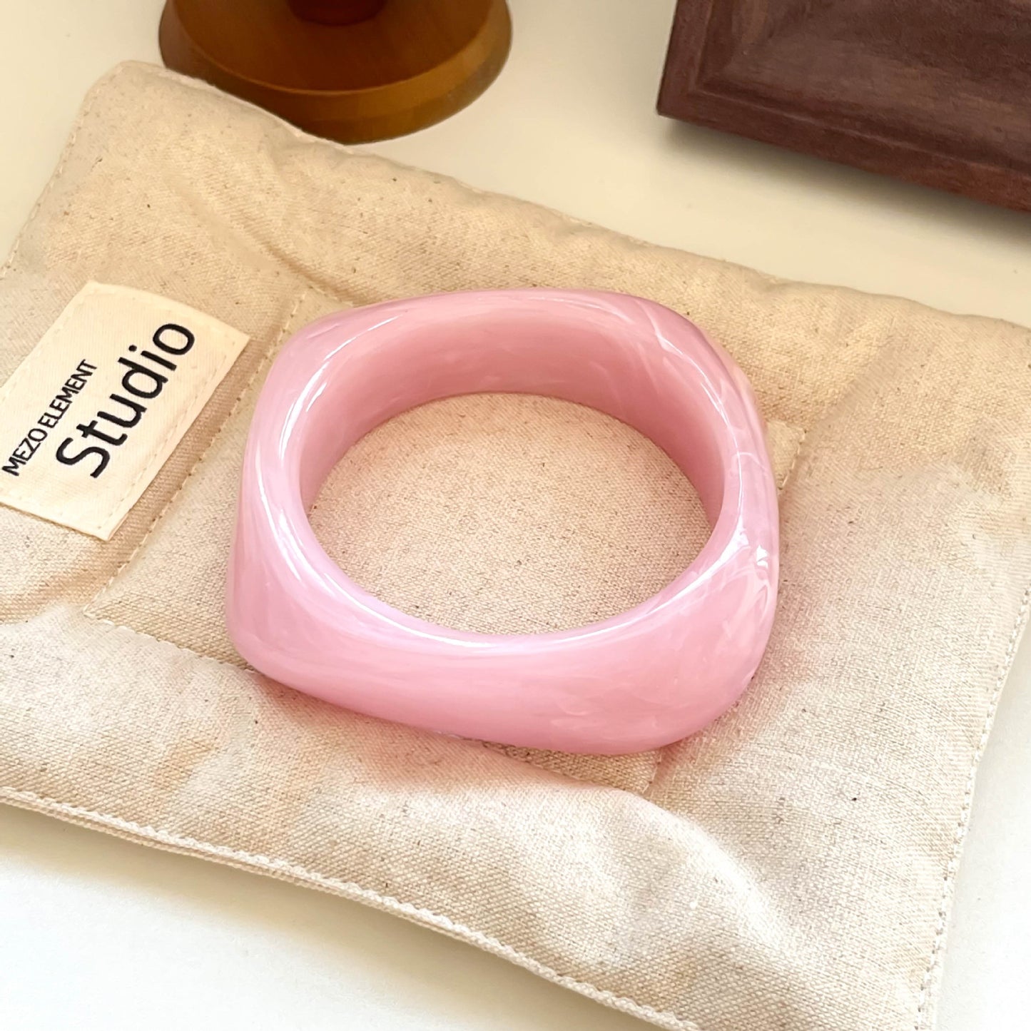 Café Resin Arc Bangle – Buy 1 for ₹499, 2 for ₹799 | STUD