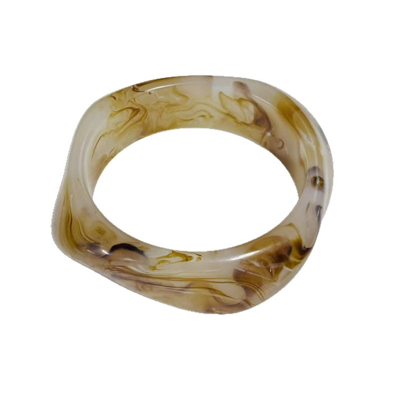 Café Resin Arc Bangle – Brown Geometric Statement | STUD