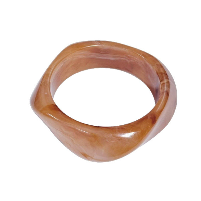 Café Resin Arc Bangle – Brown Geometric Statement | STUD