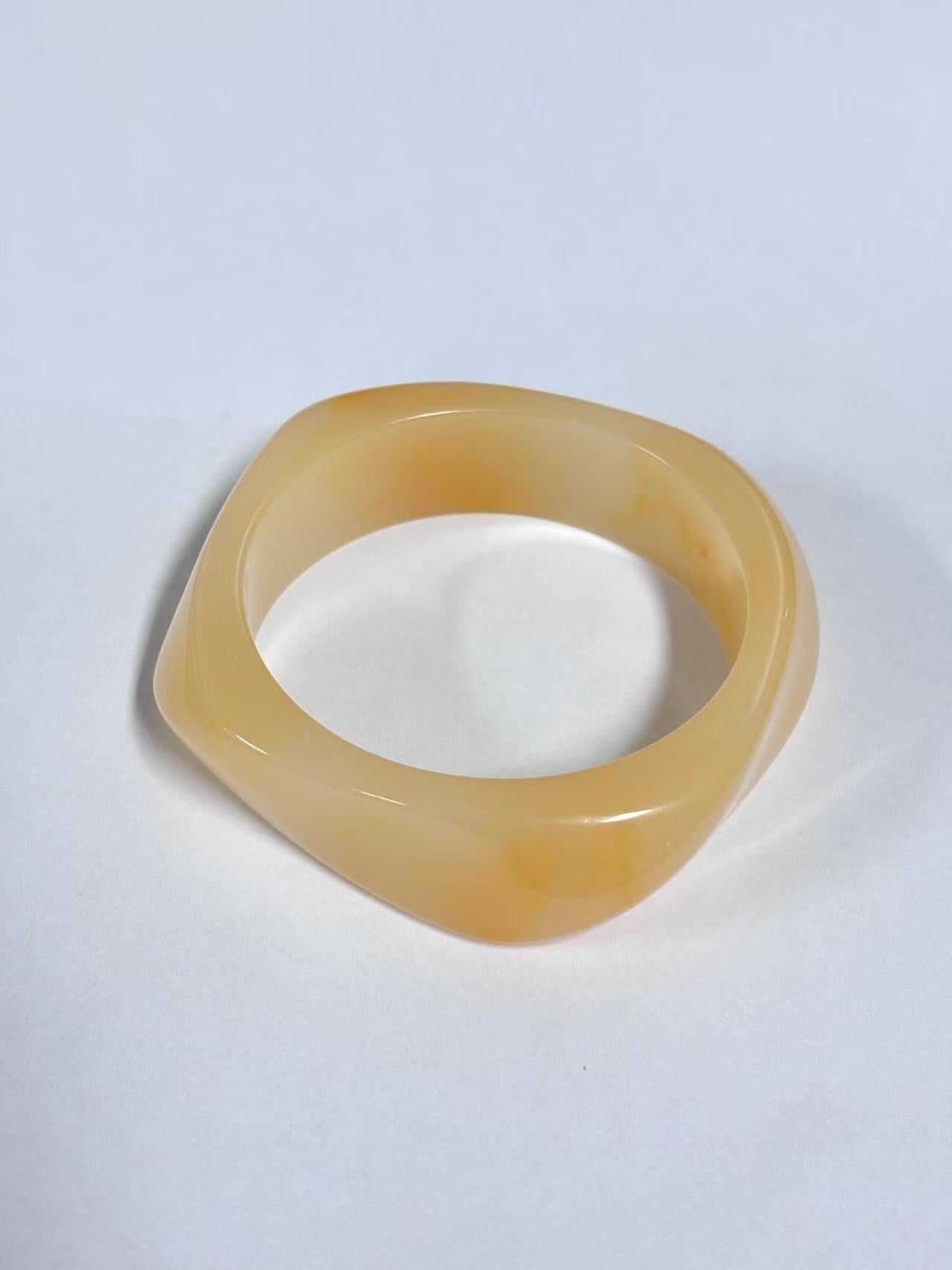 Café Resin Arc Bangle – Brown Geometric Statement | STUD