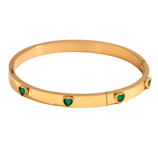 Close View of 18K gold plated clasp bangle with green heart zircon – minimalist waterproof bracelet – STUD