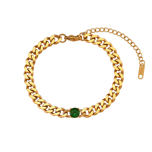 Close View of 18K gold plated zirconia diamond Cuban bracelet – elegant and adjustable – STUD