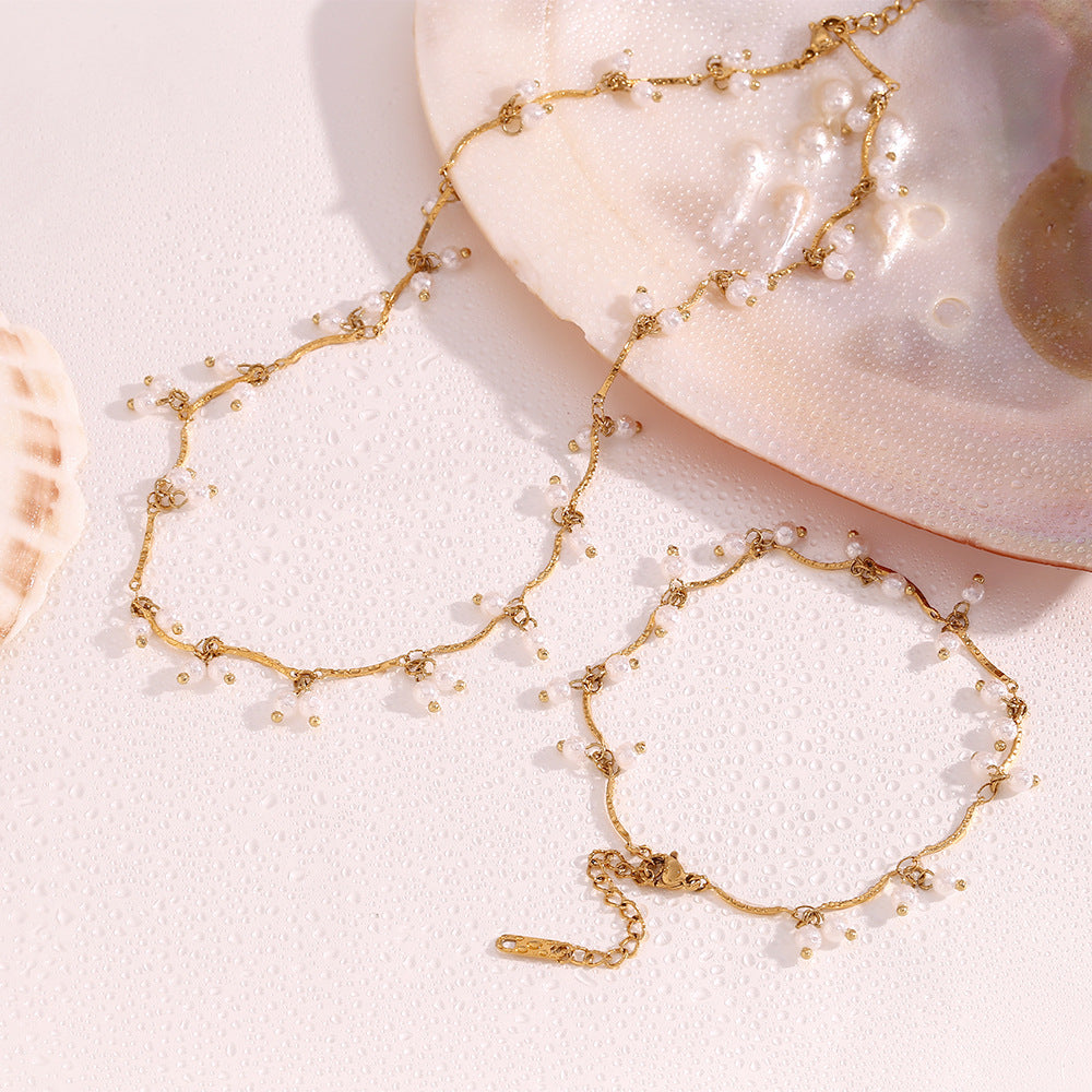 18K gold plated daisy pearl drop bracelet with delicate adjustable chain – STUD