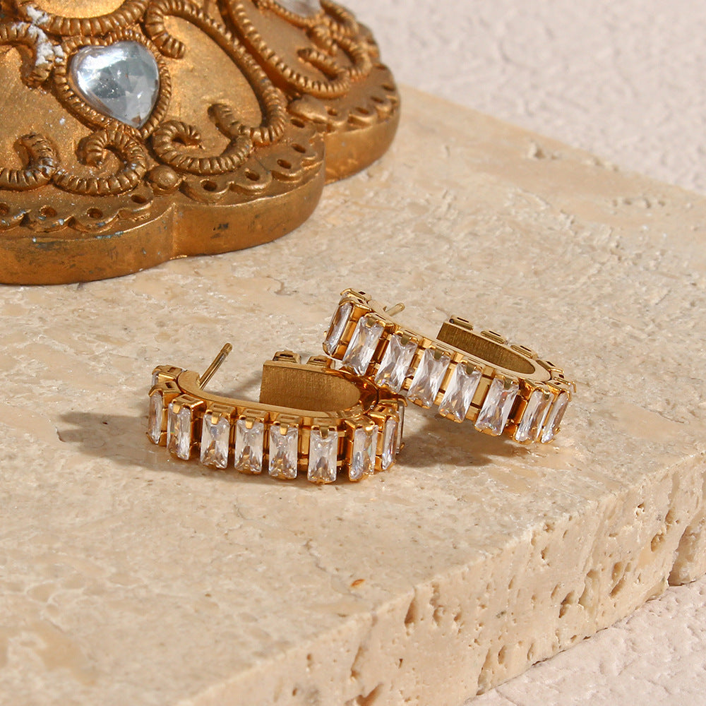 O-shaped geometric stud earrings with zircon – 18K gold-plated, waterproof, hypoallergenic by STUD (Shop Till You Drop)