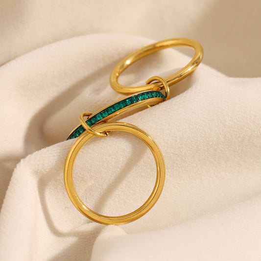 18K gold plated triple band ring with emerald green stones – retro luxe by STUD