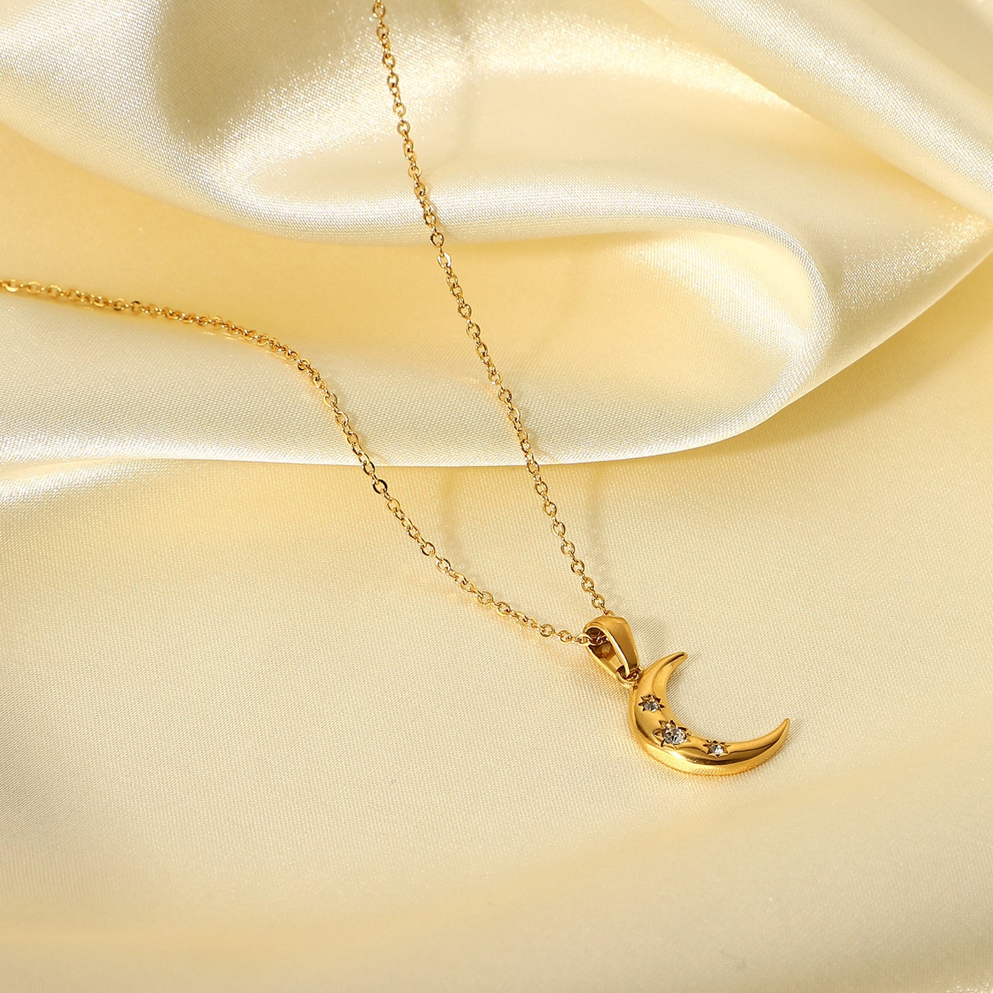 18K gold plated crescent moon pendant necklace with zircon stones – STUD