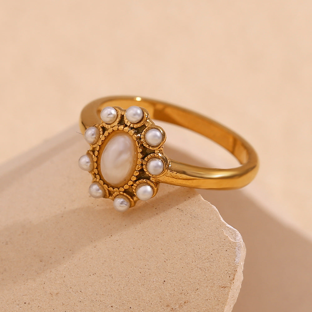 Pearl zircon ruffled ring – 18K gold-plated stainless steel with vintage-inspired full zircon design – statement jewelry by STUD (Shop Till You Drop)
