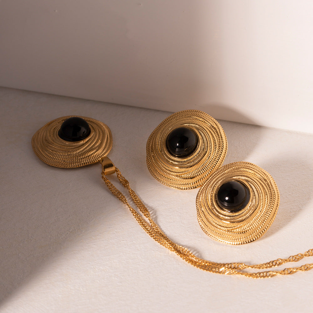 Vintage gold coil stud earrings with black onyx – 18K gold-plated, waterproof, hypoallergenic by STUD (Shop Till You Drop)