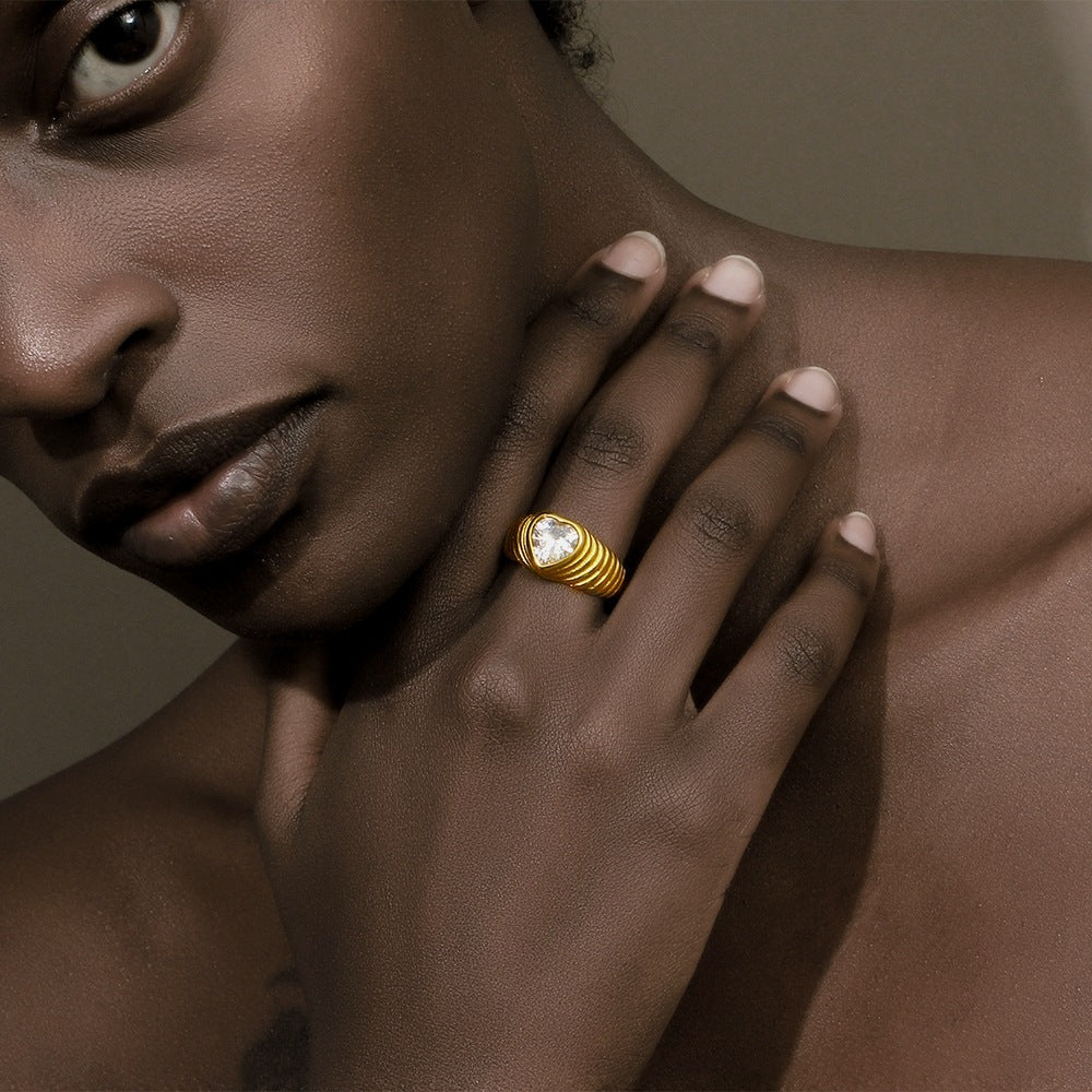 Niche Heart Zircon Ring