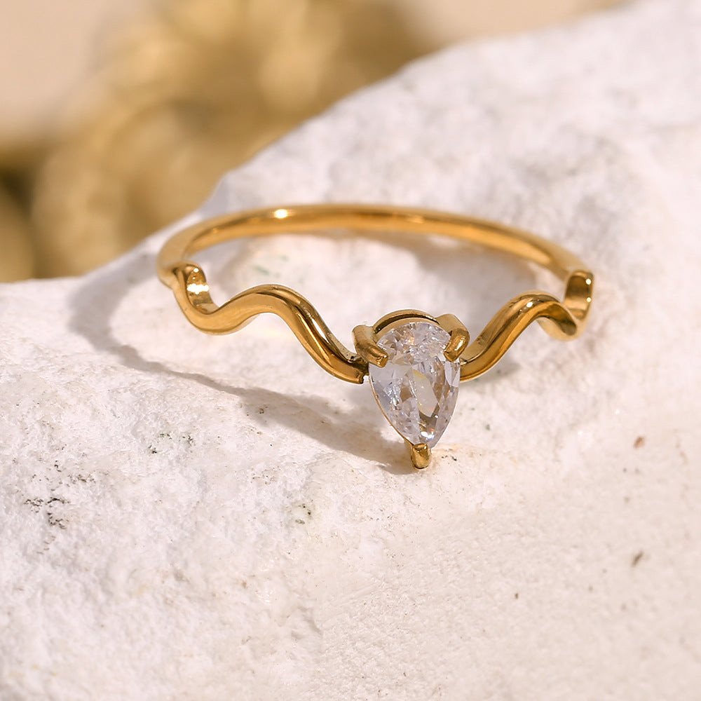 18K gold plated wave band ring with teardrop zircon stone – STUD