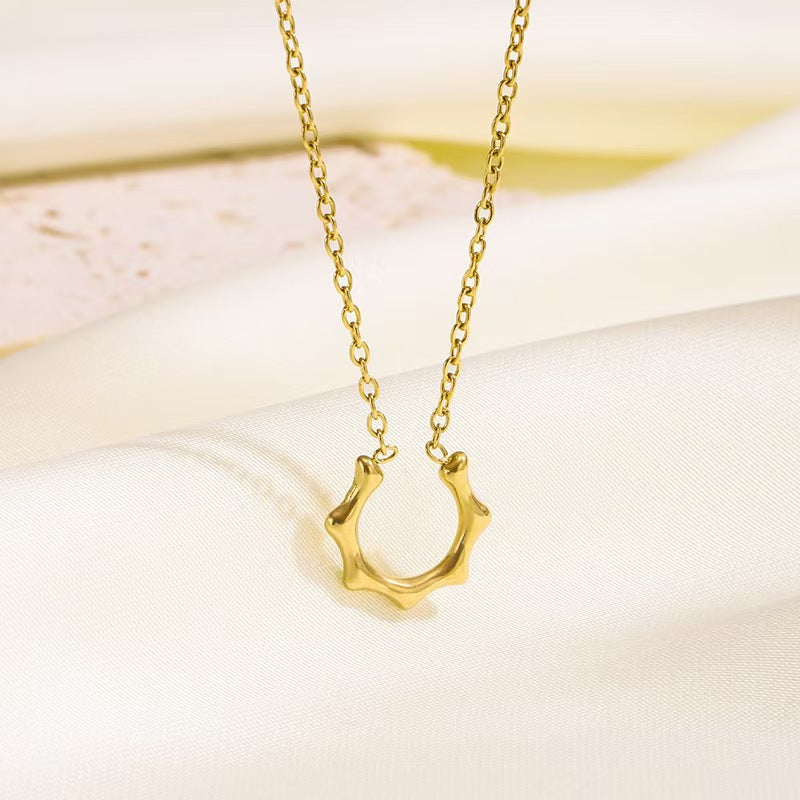 14K gold plated ripple circle necklace with sculpted pendant – minimalist daily wear by STUD