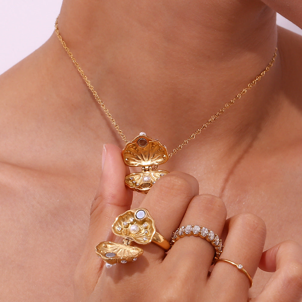 Gold 18k Pearl Shell Pendant