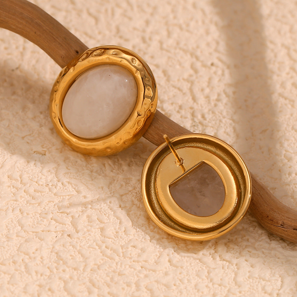 Vintage-inspired oval gold earrings with hammered finish and clear stone – 18K gold-plated, waterproof by STUD (Shop Till You Drop)