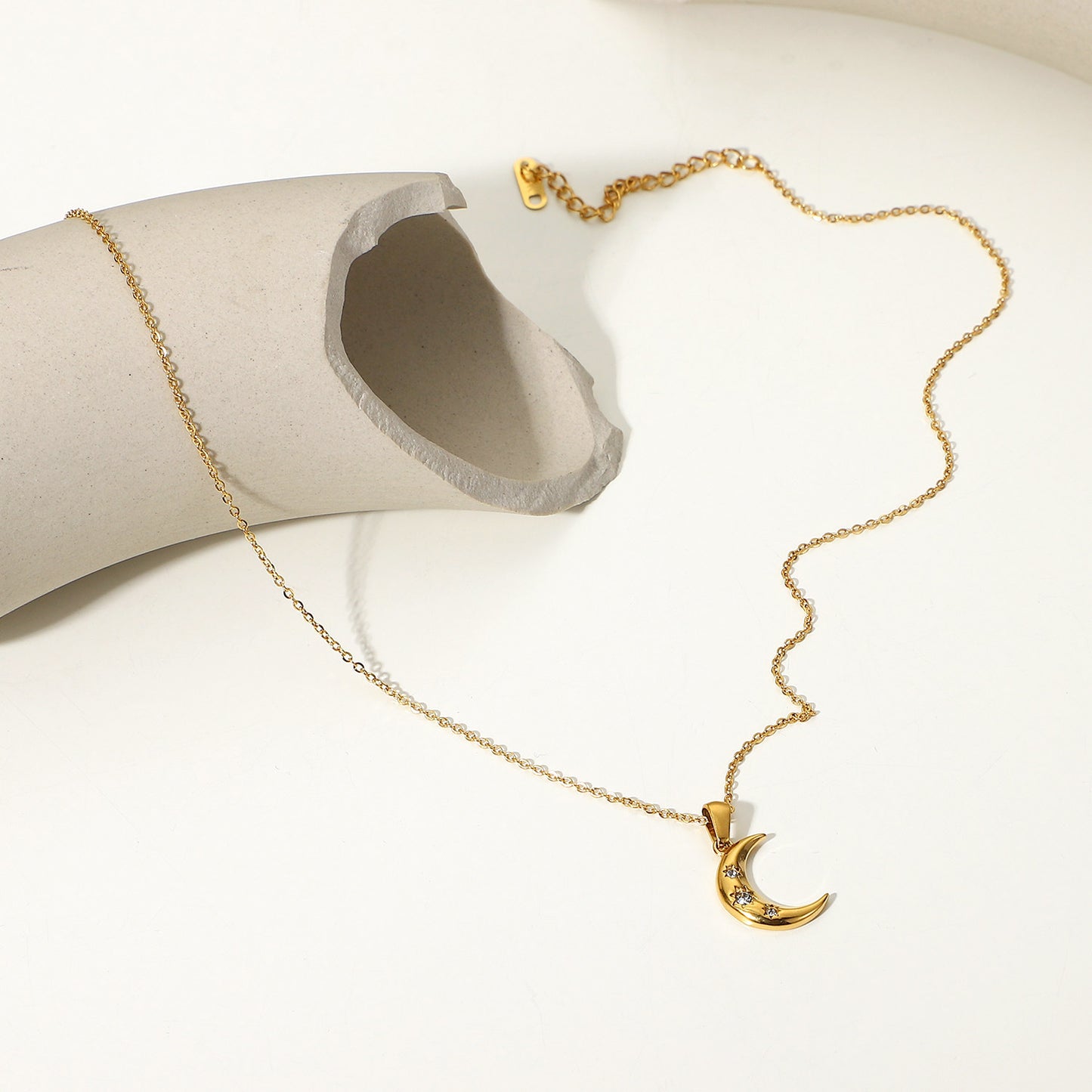 18K gold plated crescent moon pendant necklace with zircon stones – STUD