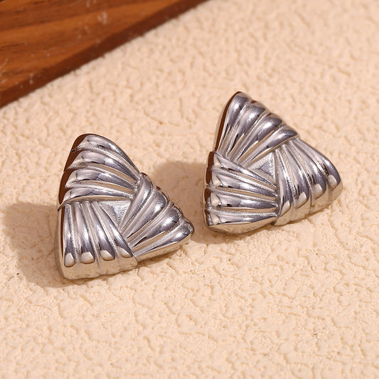 High-shine retro silver triangle stud earrings with embossed wrap design – STUD