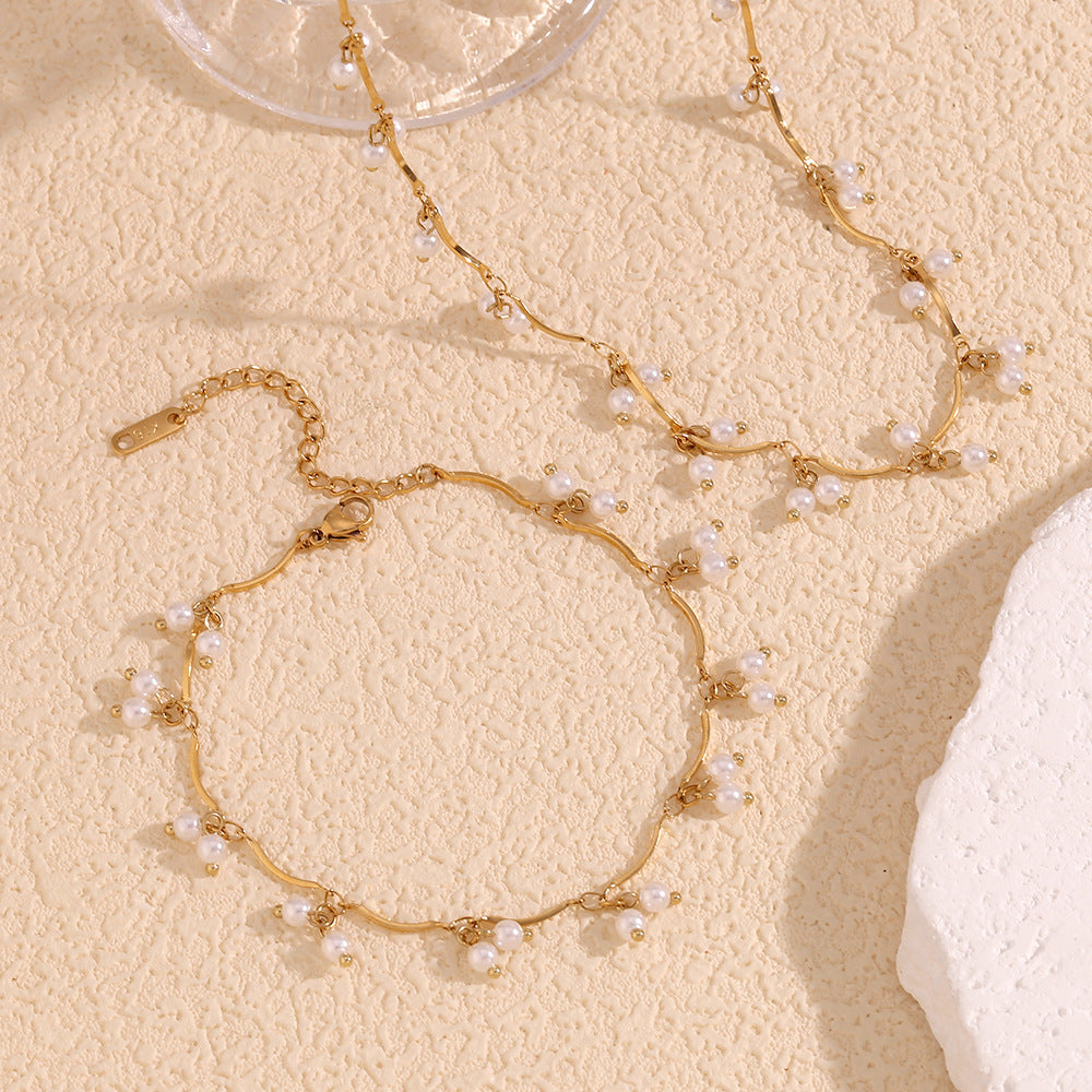 18K gold plated daisy pearl drop bracelet with delicate adjustable chain – STUD