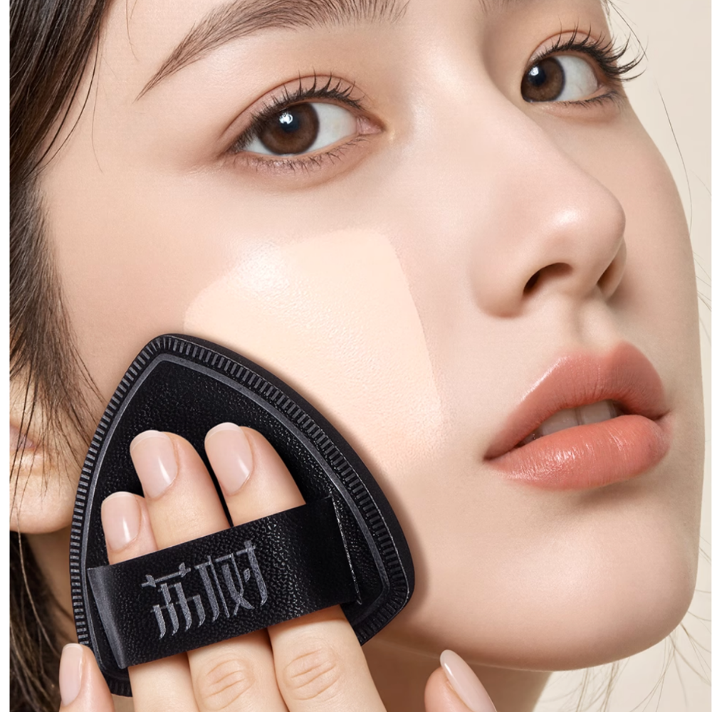 Lishu black triangle makeup puff for flawless base application – reusable for dry and wet use