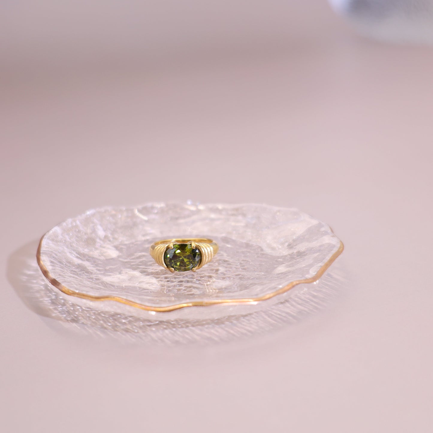 18K gold plated emerald green zircon oval ring with coiled band – STUD