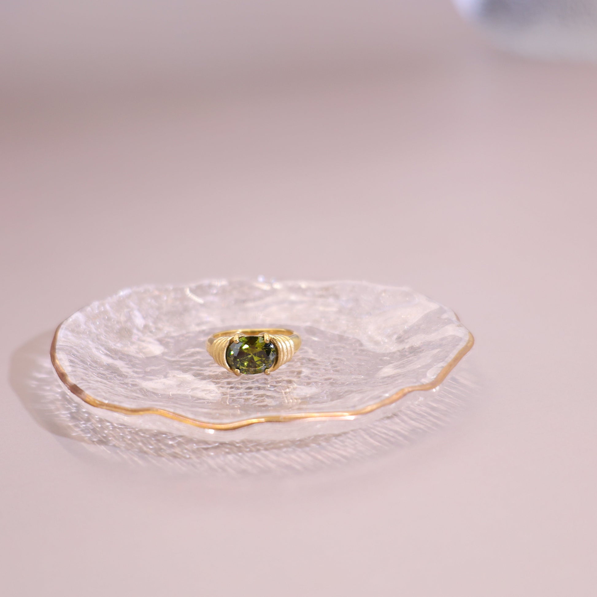 18K gold plated emerald green zircon oval ring with coiled band – STUD