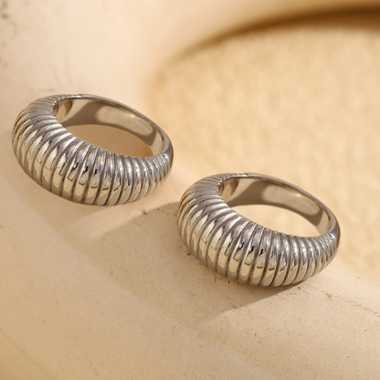 Bulky silver statement ring – 18K gold-plated stainless steel with long bread design – retro-modern jewelry by STUD (Shop Till You Drop)