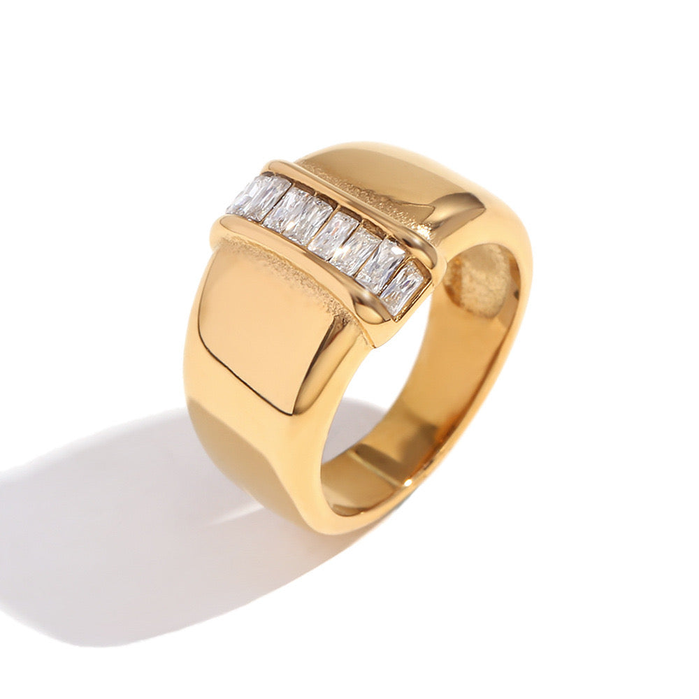 Gold Ring With A Diamond Set In The Center