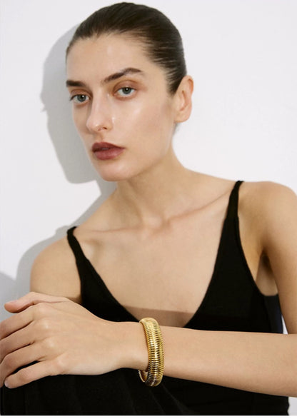 Elastic 18K gold plated snake chain bracelet – wide cuff design for women – STUD