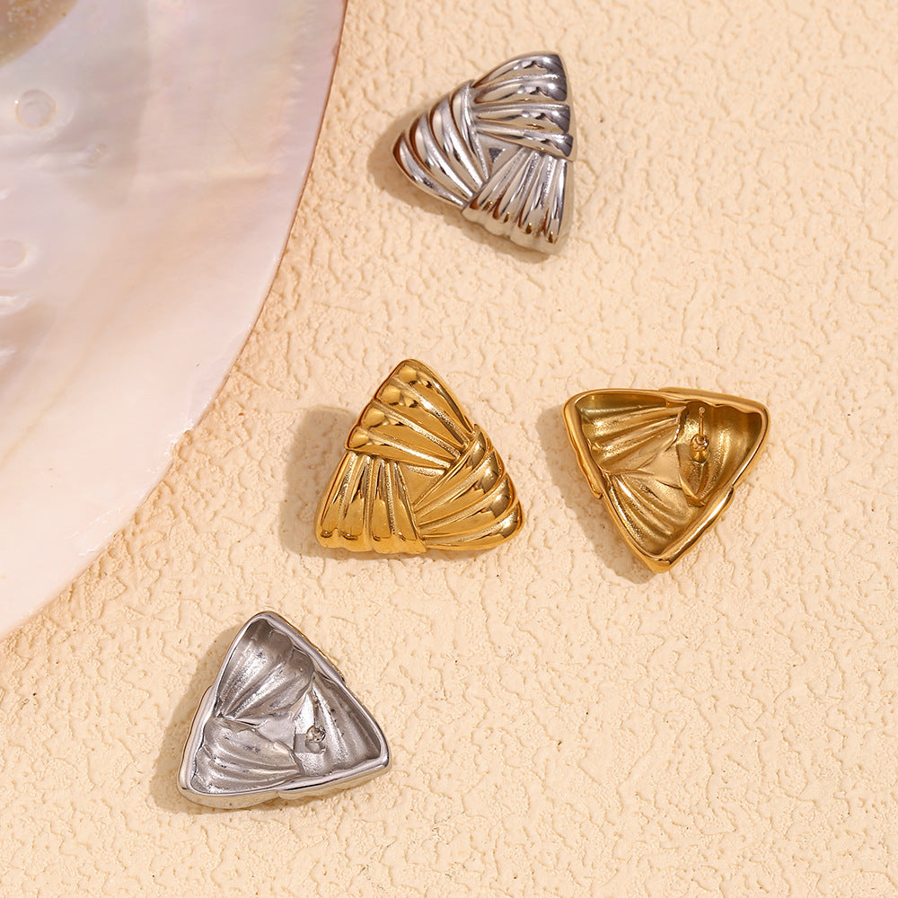 High-shine retro silver triangle stud earrings with embossed wrap design – STUD