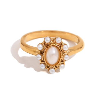 Close up view of Pearl zircon ruffled ring – 18K gold-plated stainless steel with vintage-inspired full zircon design – statement jewelry by STUD (Shop Till You Drop)