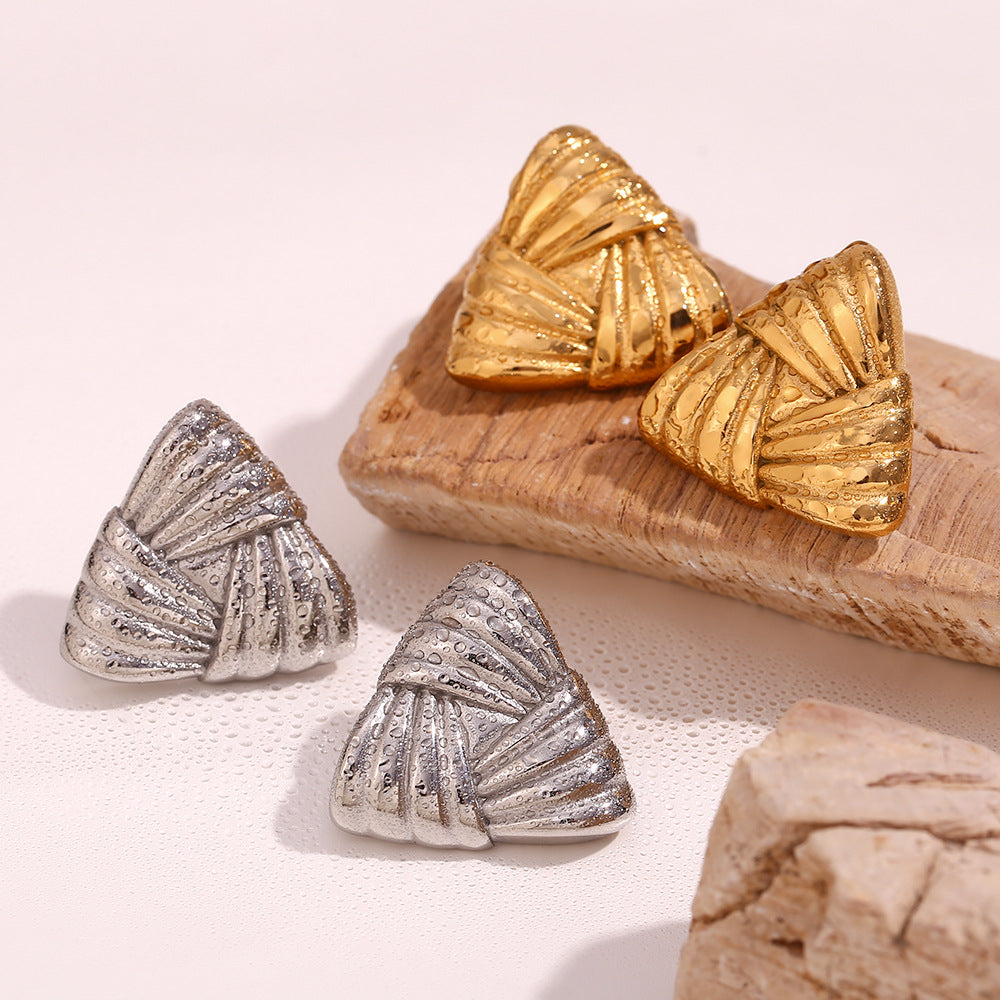High-shine retro silver triangle stud earrings with embossed wrap design – STUD
