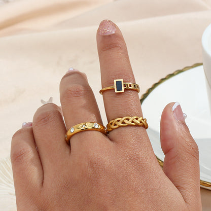 18K gold plated Starlit Shine ring with clear zircon stones and floral engravings – STUD