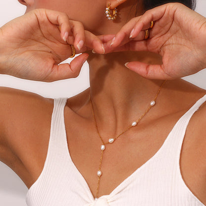 Gold Y-chain necklace with pearl accent