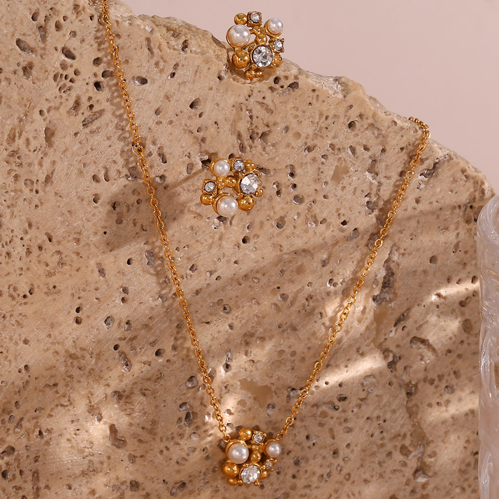 Elegant Floral Pearl and Crystal Necklace | 18K Gold-Plated Stainless Steel