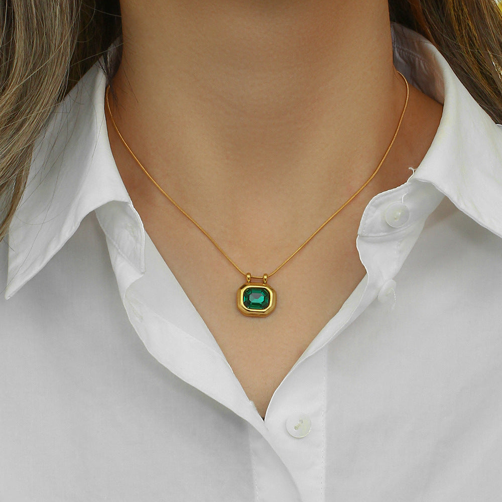 18K gold plated snake chain necklace with green emerald-cut zircon pendant – STUD