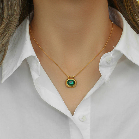 18K gold plated snake chain necklace with green emerald-cut zircon pendant – STUD