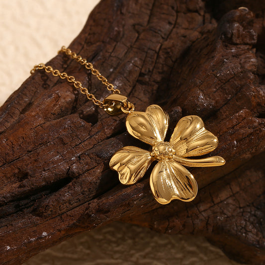 Trendy 18K Gold Flower Pendant Necklace