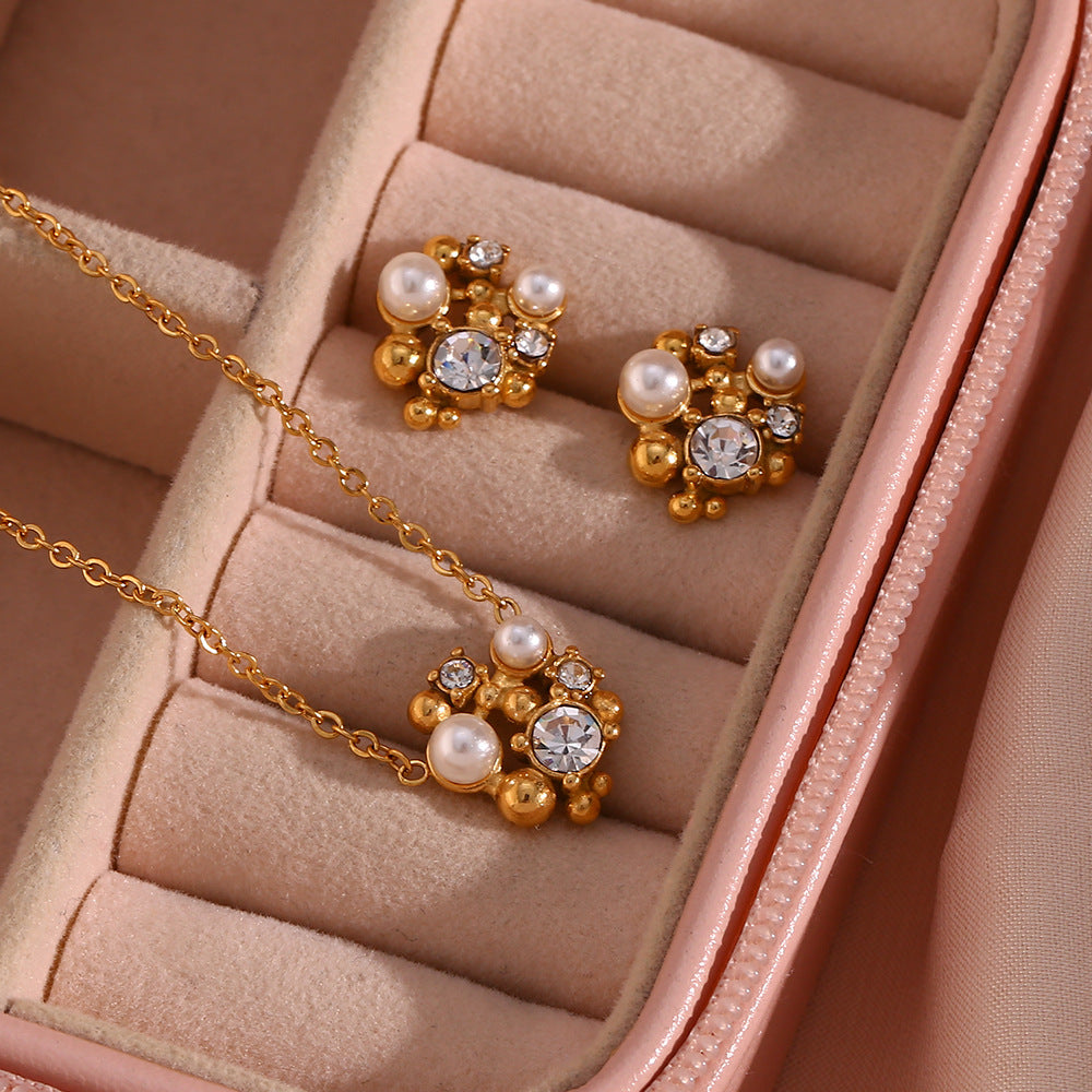 Elegant Floral Pearl and Crystal Necklace | 18K Gold-Plated Stainless Steel