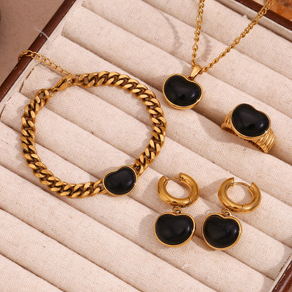 Black heart ring product angle