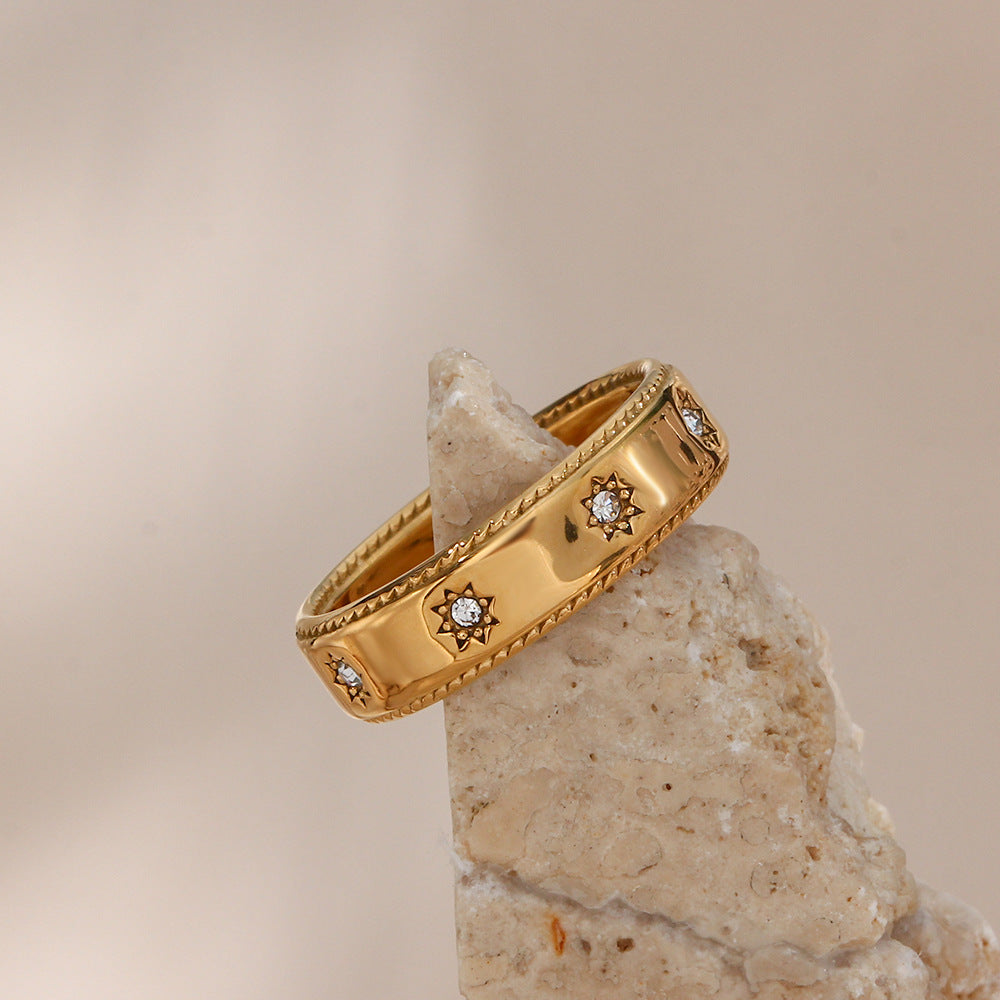 18K gold-plated ring with star-shaped zircon detailing – waterproof and durable