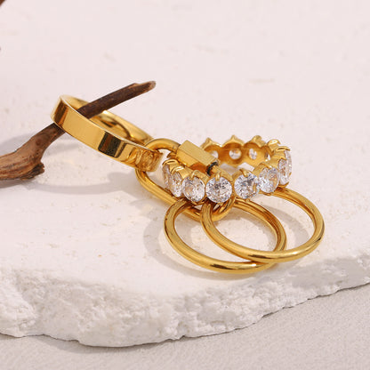 18K gold plated stacked ring set with high-shine bands and white zircon centerpiece – STUD