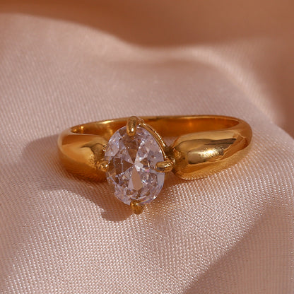 Size and detail view of 18K Gold Petal Shape Ring