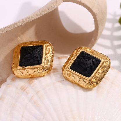 Hammered gold square earrings with black acrylic center – vintage office look by STUD (Shop Till You Drop)