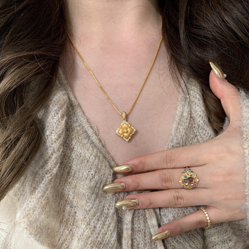 Reversible Gold Clover Pendant Necklace – 18K Plated | STUD
