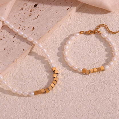 18K gold plated pearl cube charm necklace with freshwater pearls and square gold beads – STUD