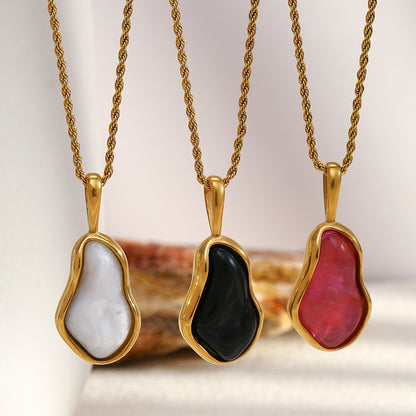 STUD Onyx Flow Necklace – Black Baroque Pendant on Gold Rope Chain