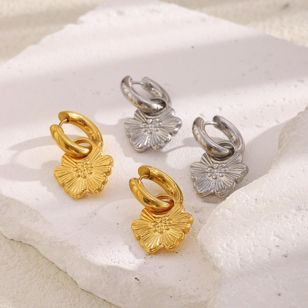 18K gold-plated flower hoop earrings by STUD – delicate floral charm, lightweight and waterproof