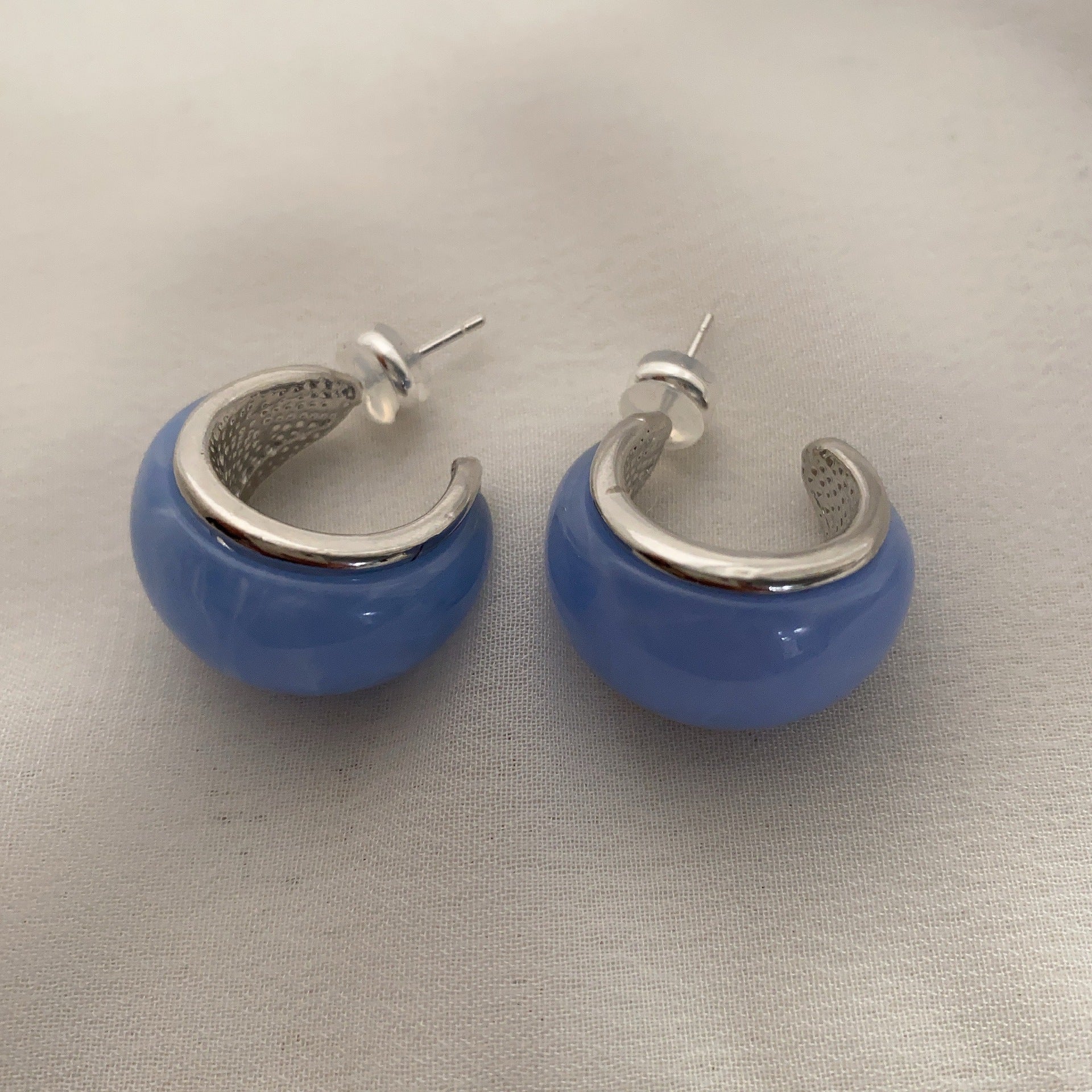 STUD Blue S925 Crescent Hoop Earrings with Retro Minimalist French Design