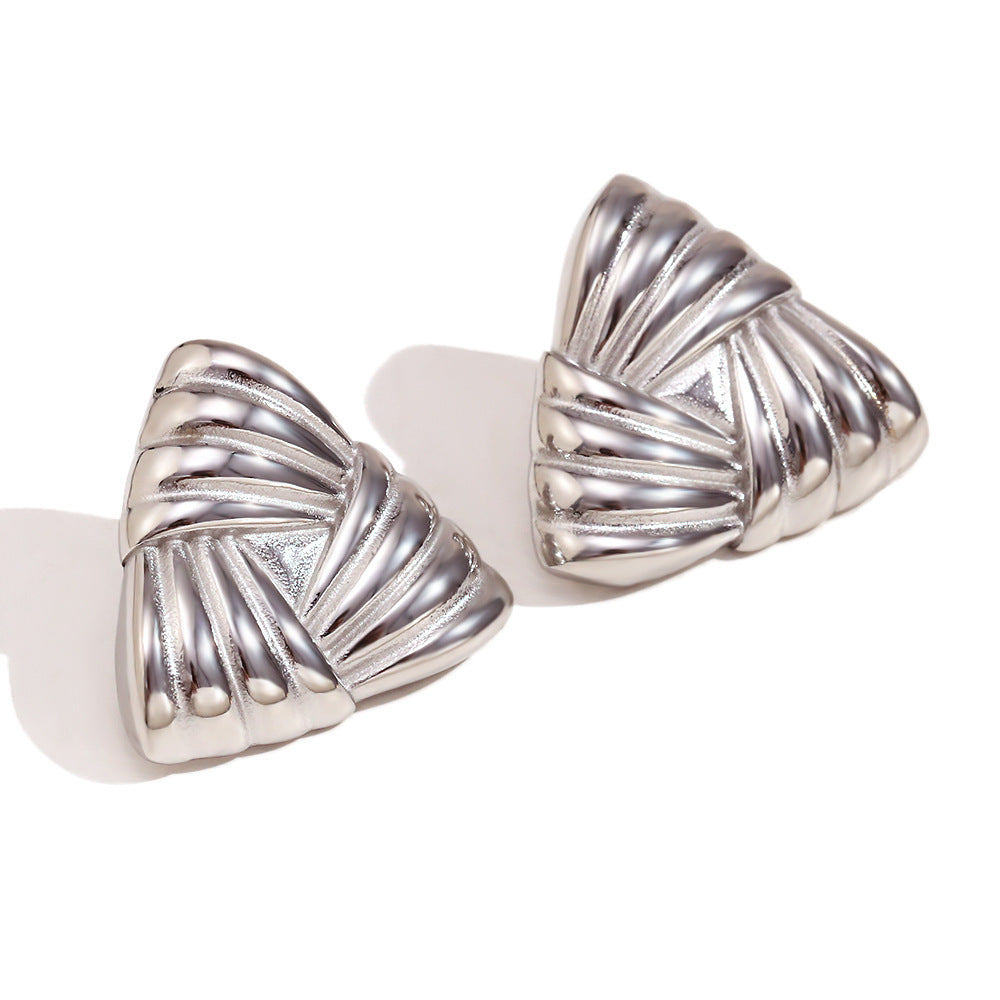 High-shine retro silver triangle stud earrings with embossed wrap design – STUD
