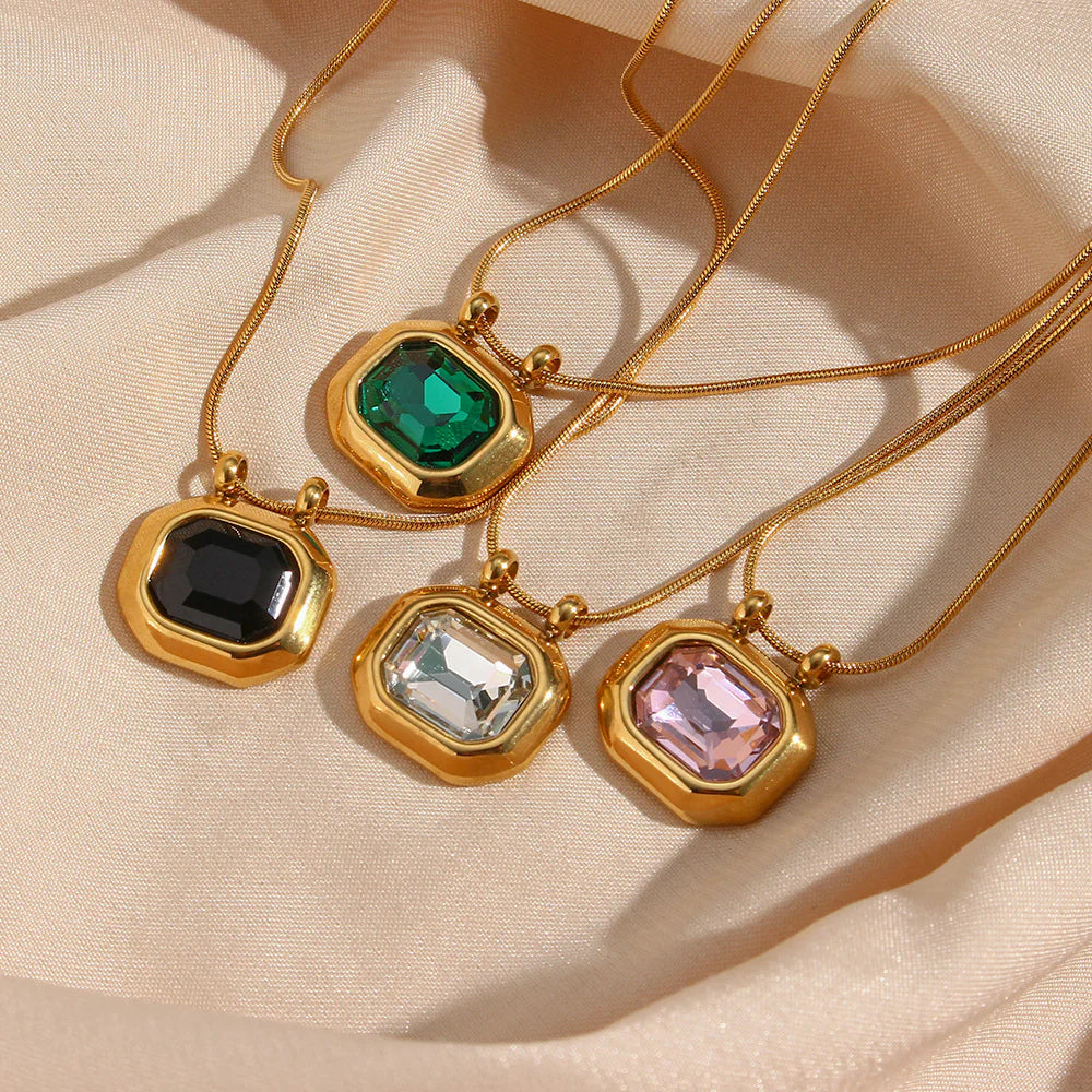 18K gold plated snake chain necklace with green emerald-cut zircon pendant – STUD